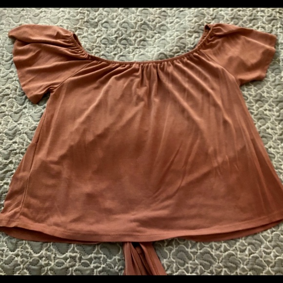 Off the shoulder shirt, super soft! Size MED - Picture 4 of 5